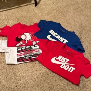 Nike Shoet Sleeve T-Shirts